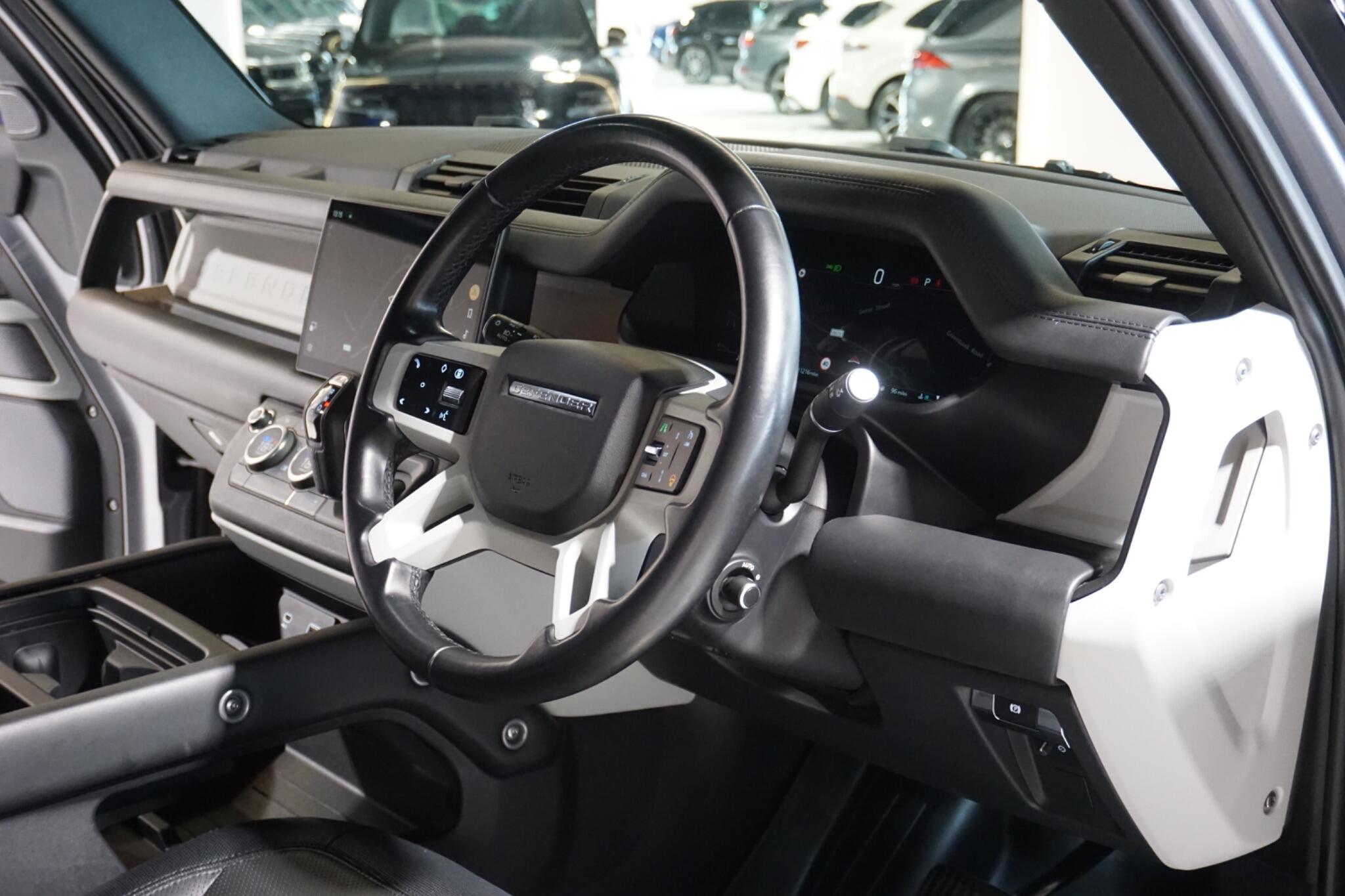 Land Rover Defender 90 3.0 D300 MHEV X-Dynamic HSE Hard Top SUV 3dr Diesel Auto 4WD SWB Euro 6 (s/s) (300 ps)